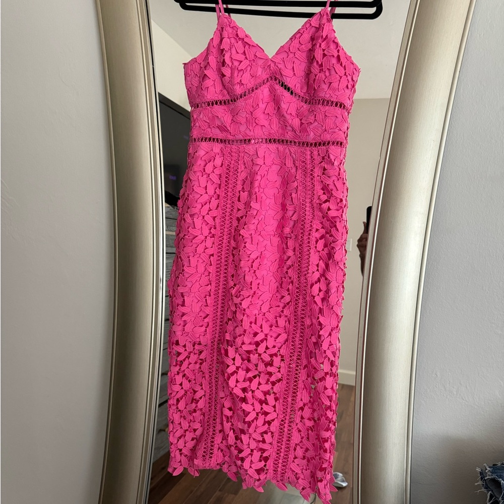 Chic Pink Midi Dress with Elegant Design